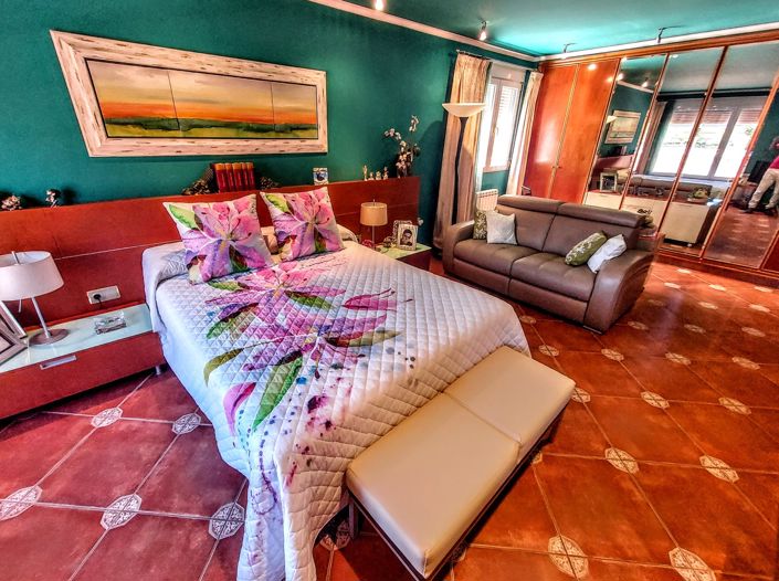 Image No.23-4 Bed Villa for sale