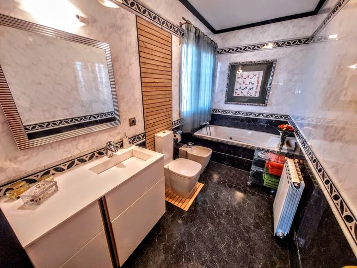 Image No.25-4 Bed Villa for sale