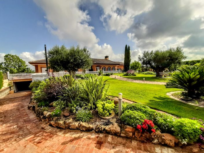 Image No.3-4 Bed Villa for sale