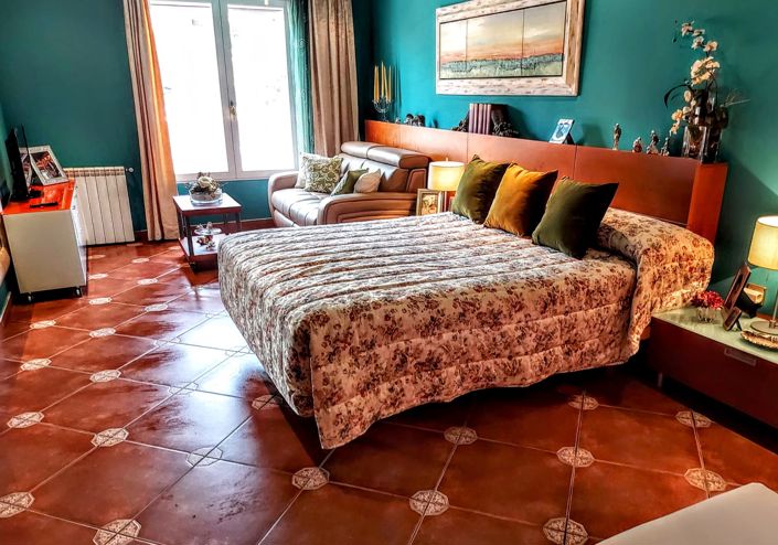 Image No.7-4 Bed Villa for sale