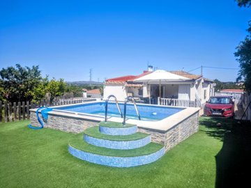 1 - Turís, Villa