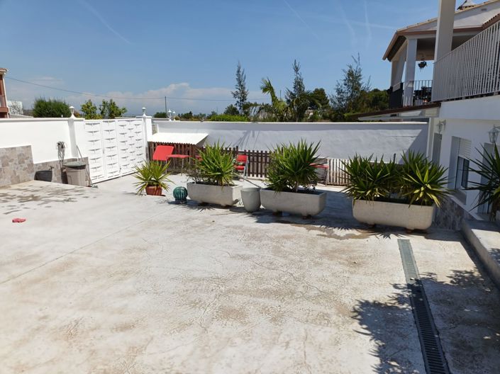 Image No.2-7 Bed Villa for sale