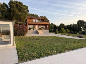 1 - Alberic, Villa