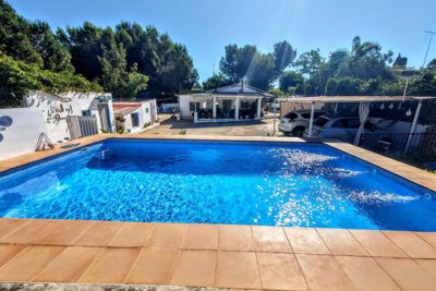 1 - Montserrat, Villa