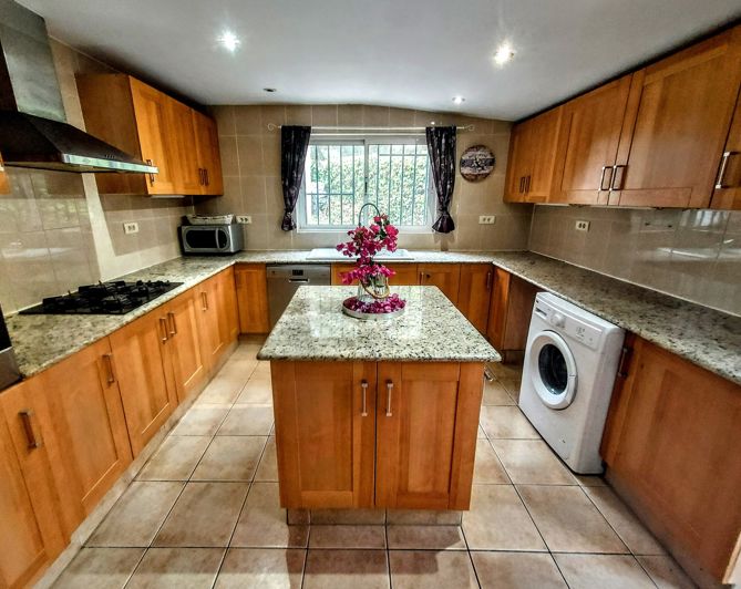 Image No.8-3 Bed Villa for sale