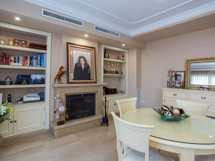 Image No.10-7 Bed Villa for sale