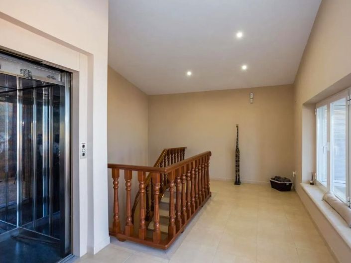 Image No.21-7 Bed Villa for sale