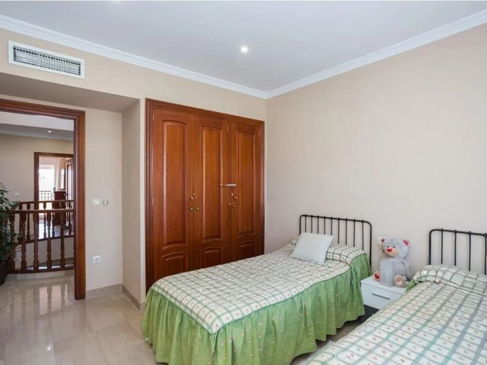 Image No.28-7 Bed Villa for sale
