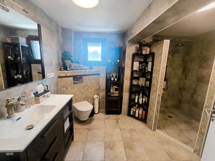 Image No.9-6 Bed Villa for sale
