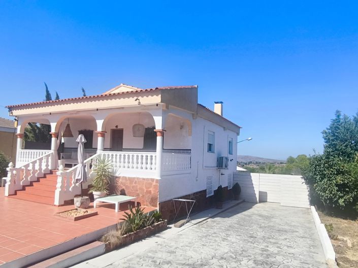 Image No.2-4 Bed Villa for sale