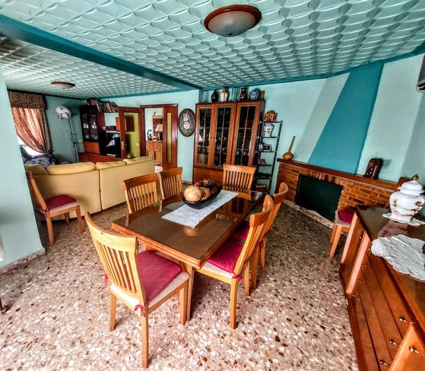 Image No.6-5 Bed Villa for sale