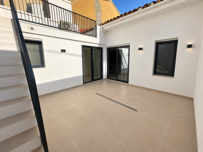Image No.2-3 Bed Townhouse for sale