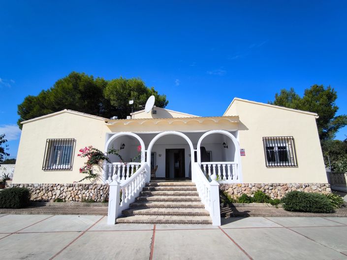 Image No.3-4 Bed Villa for sale