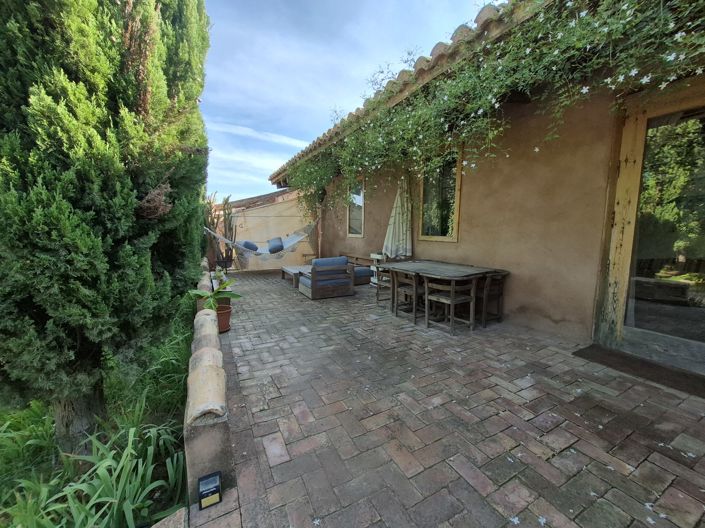 Image No.2-11 Bed Villa for sale