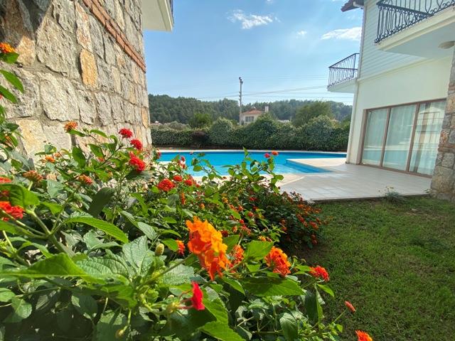 Image No.3-3 Bed Villa for sale