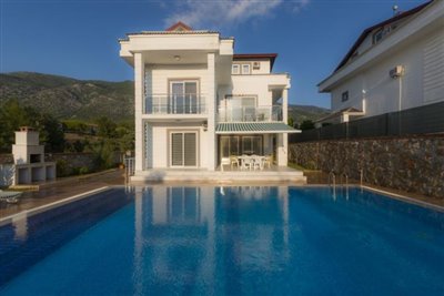 Villa de 4 chambres à vendre à Ovacik