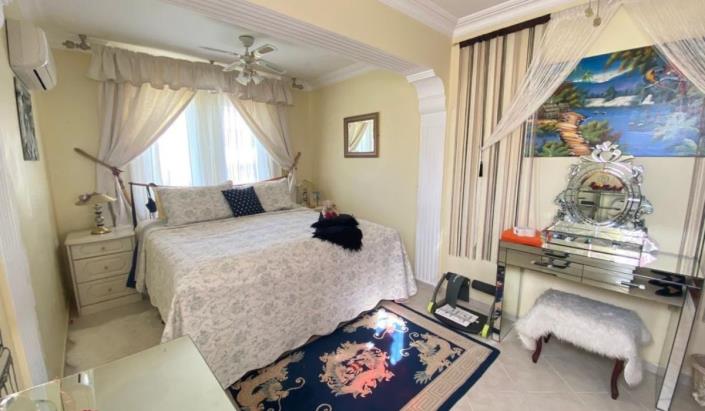 Image No.17-4 Bed Apartment for sale