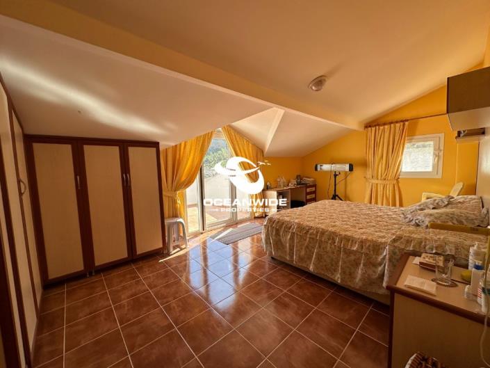 Image No.12-3 Bed Apartment for sale