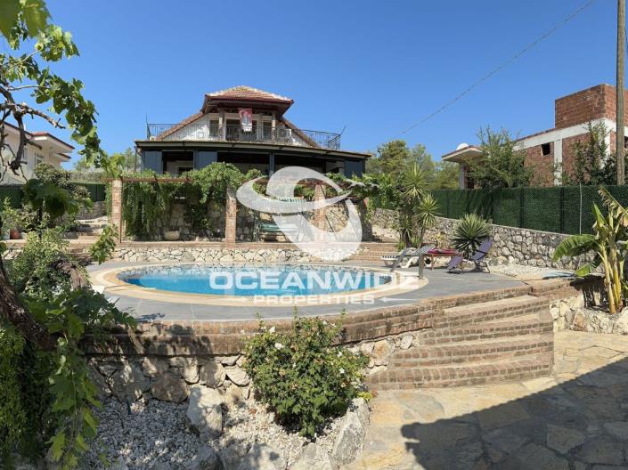 Image No.1-4 Bed Country House for sale
