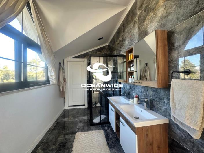 Image No.28-3 Bed Villa for sale