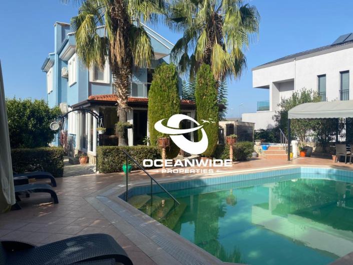 Image No.1-4 Bed Villa for sale