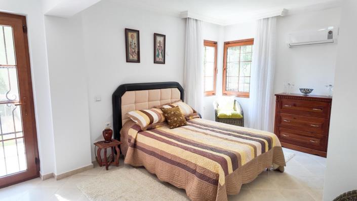 Image No.9-3 Bed Villa for sale