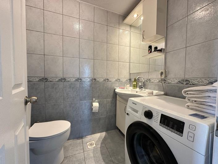 Image No.15-4 Bed Apartment for sale