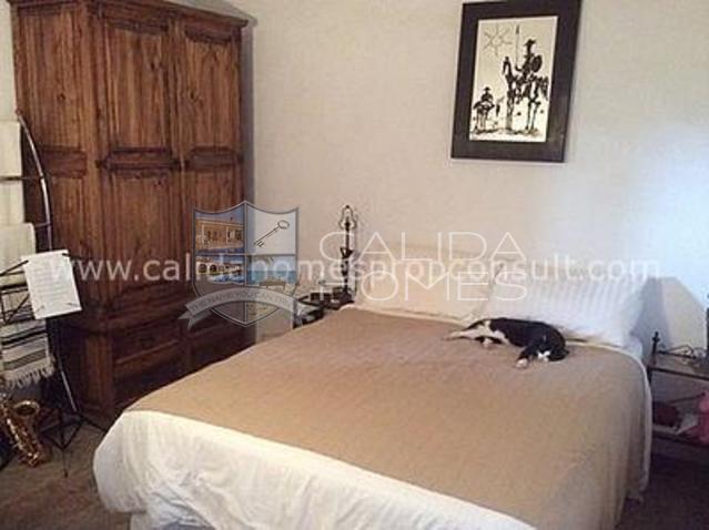 Image No.4-3 Bed Property for sale