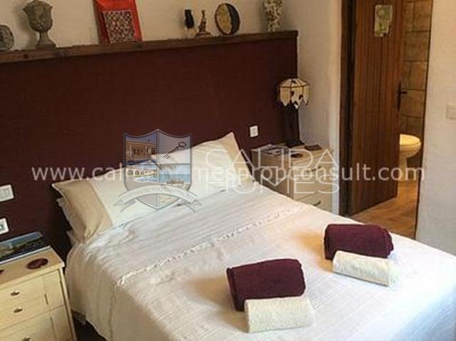 Image No.5-3 Bed Property for sale