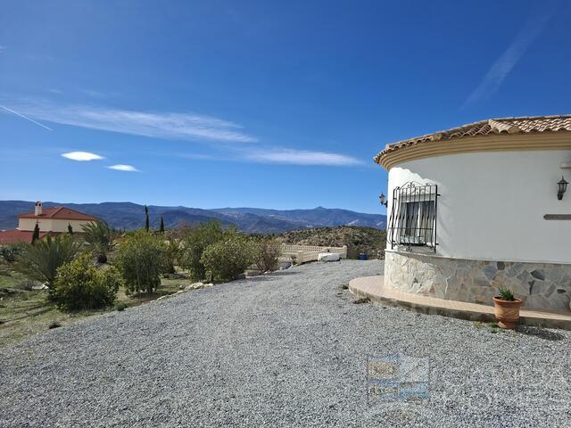 Image No.5-3 Bed Villa for sale