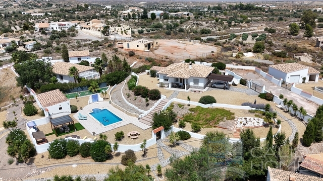 Image No.1-3 Bed Villa for sale