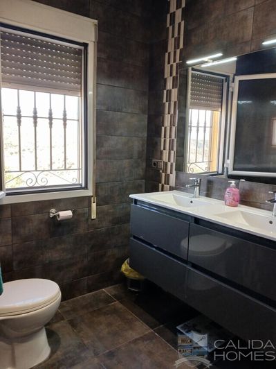 Image No.16-4 Bed Villa for sale