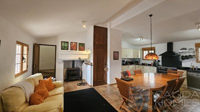 casa-guapisima-detached-character-house-for-s