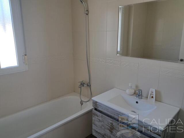 Image No.17-3 Bed Villa for sale