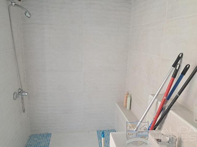 Image No.18-3 Bed Villa for sale