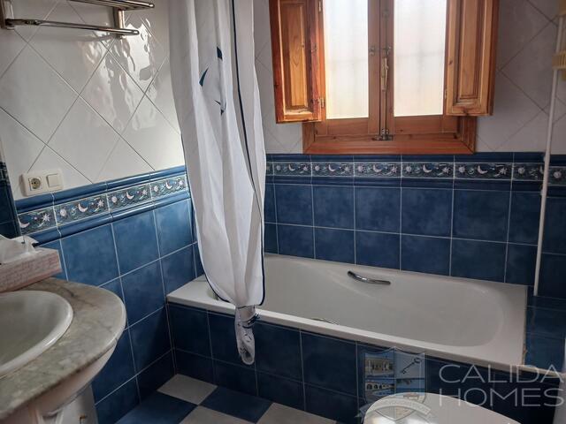 Image No.17-4 Bed Villa for sale