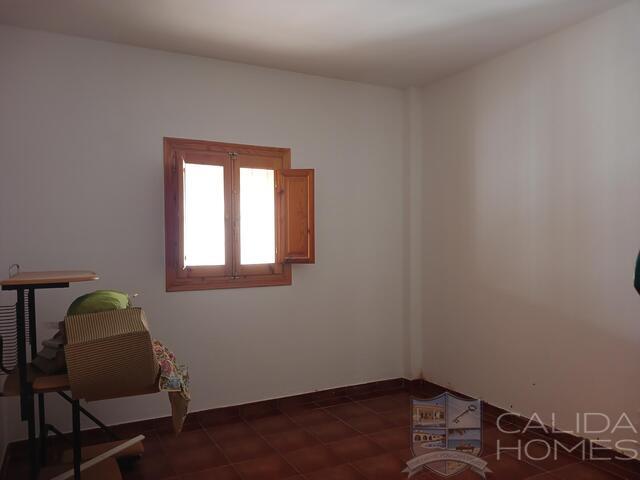 Image No.18-4 Bed Villa for sale