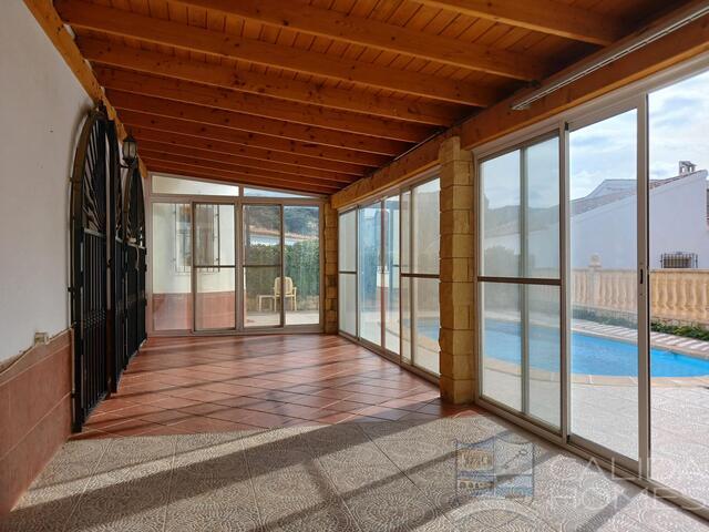 Image No.9-4 Bed Villa for sale