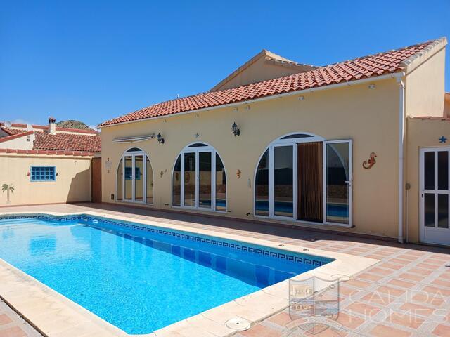Image No.1-3 Bed Villa for sale