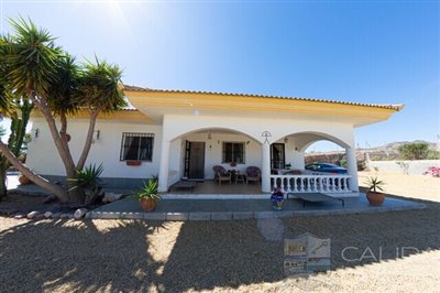 villas-nueva-resale-villa-for-sale-in-cucador