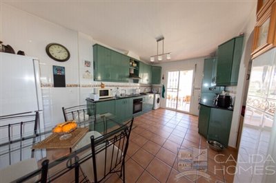villas-nueva-resale-villa-for-sale-in-cucador