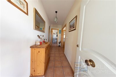 villas-nueva-resale-villa-for-sale-in-cucador