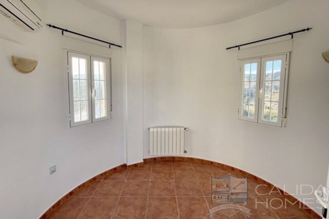 Image No.16-5 Bed Villa for sale