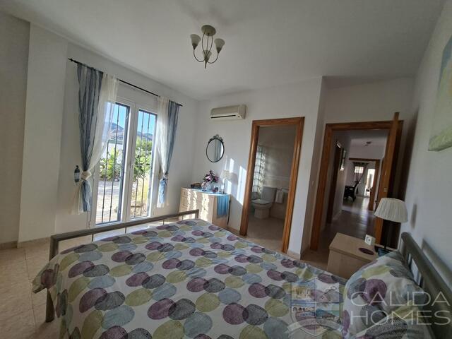Image No.17-3 Bed Villa for sale
