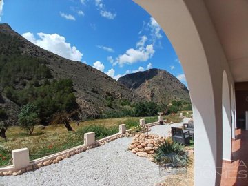 villa-floral--resale-villa-for-sale-in-el-mar