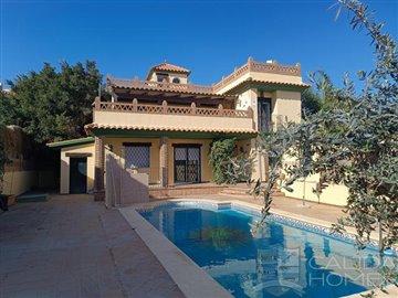 villa-charo-resale-villa-for-sale-in-burjulu-