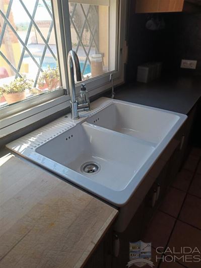 Image No.10-7 Bed Villa for sale