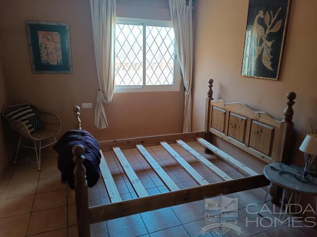 Image No.11-7 Bed Villa for sale