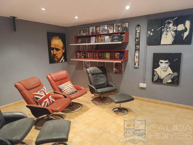 Image No.13-7 Bed Villa for sale