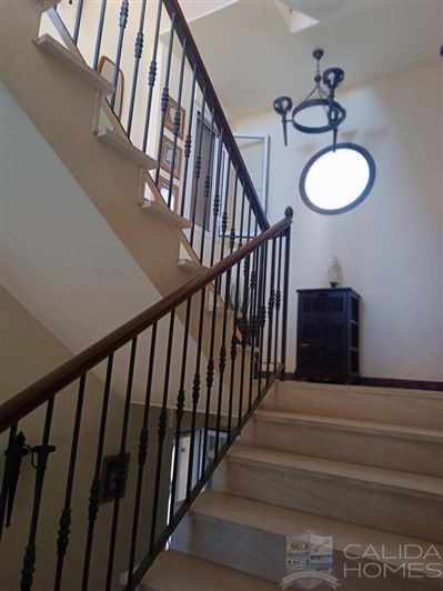 Image No.14-7 Bed Villa for sale